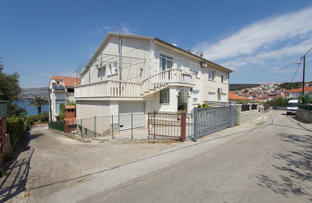 Apartments Mare Trogir Extérieur photo