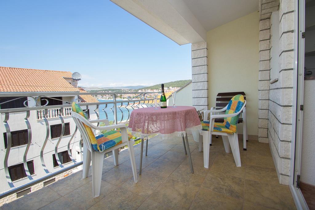 Apartments Mare Trogir Extérieur photo